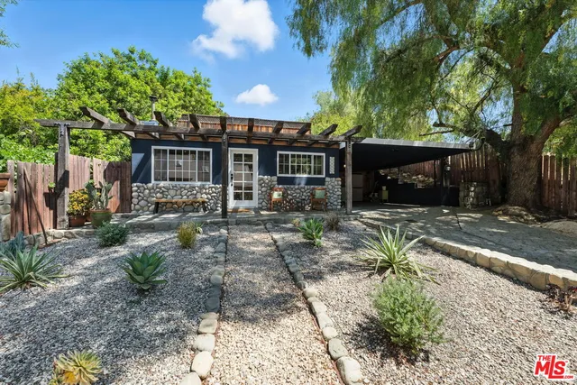 $999,999 | 21881 Koontz Way, Topanga, CA 90290