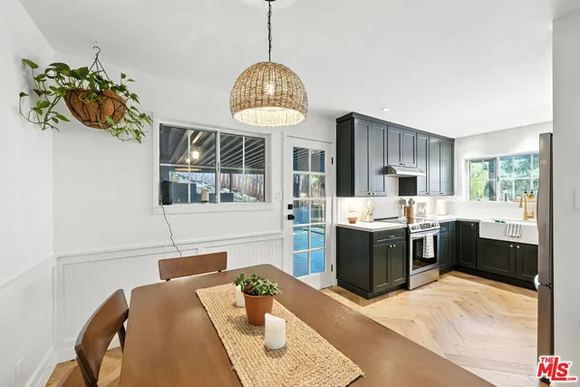 $999,999 | 21881 Koontz Way, Topanga, CA 90290