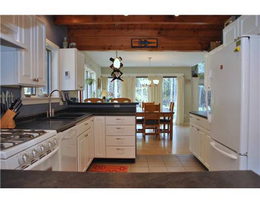 7 Apple Ridge Road Freeport, ME 04032 - Photo 3 of 20 Kitchen.