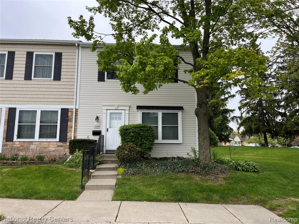 1200 Marseille Court, Unit 101 Rochester, MI 48307 - Photo 1 of 18