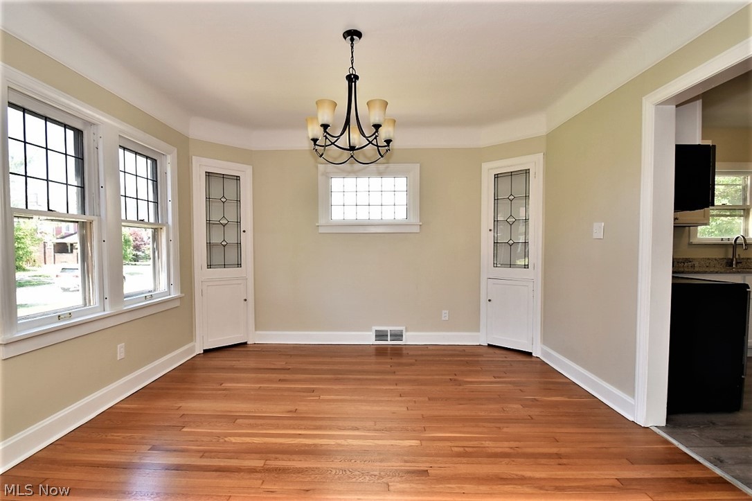 2247 Cranston Road Cleveland, OH 44118 - Photo 7 of 24