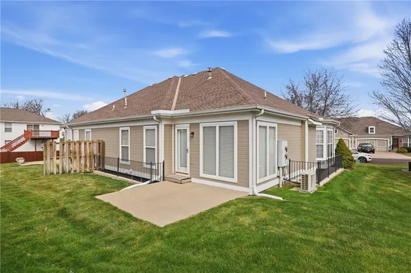 $300,000 | 3717 South Bolger Court, Independence, MO 64055