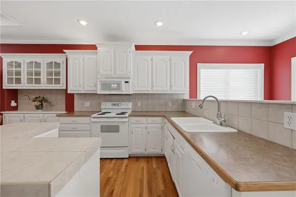 $300,000 | 3717 South Bolger Court, Independence, MO 64055