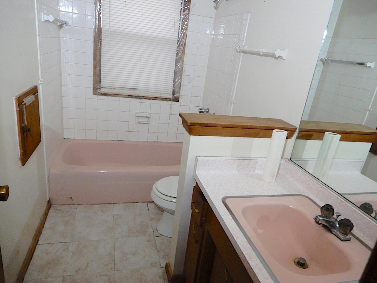 4758 North 53rd Street, Unit 4760 Milwaukee, WI 53218 - Photo 16 of 18 Bathroom unit 2