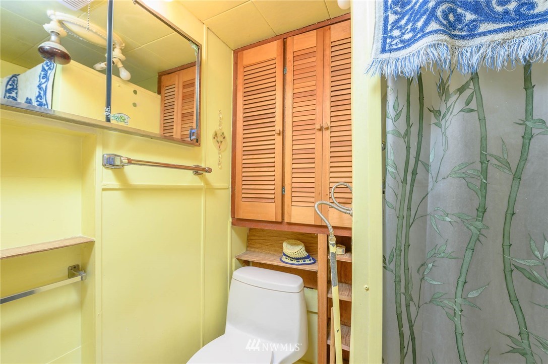 27625 Hake Road Southwest Vashon, WA 98070 - Photo 17 of 24 Gallery Image 17