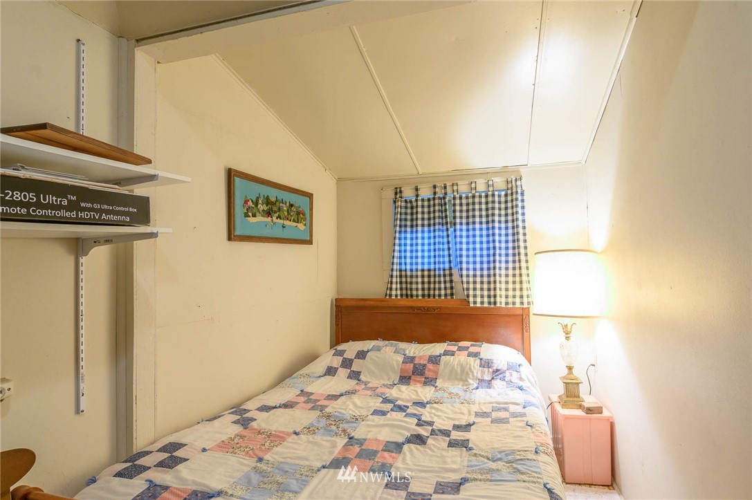 27625 Hake Road Southwest Vashon, WA 98070 - Photo 18 of 24 Gallery Image 18