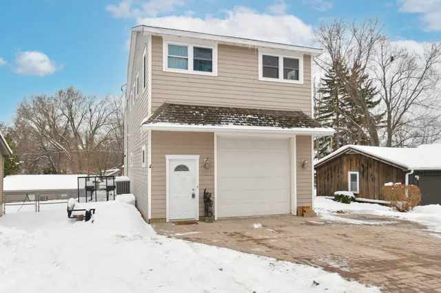 $500,000 | 4222 Maple Drive, Delavan, WI 53115