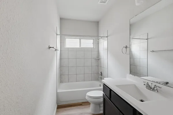 $2,100 | 6444 Wenlock Drive, Houston, TX 77048