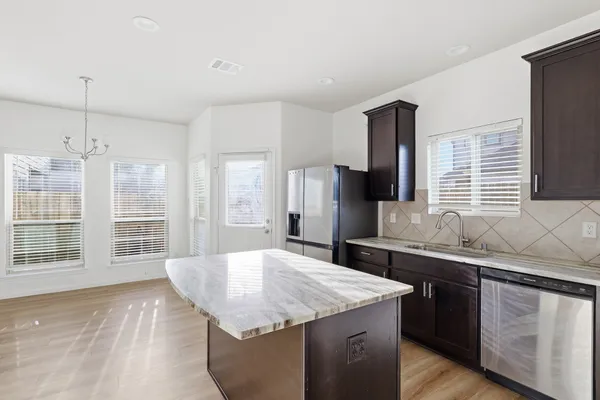 $2,100 | 6444 Wenlock Drive, Houston, TX 77048