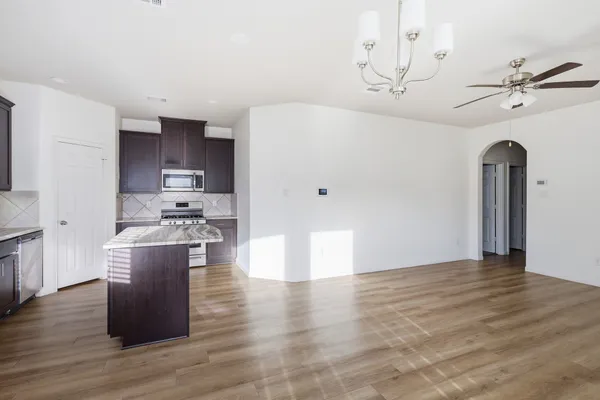 $2,100 | 6444 Wenlock Drive, Houston, TX 77048