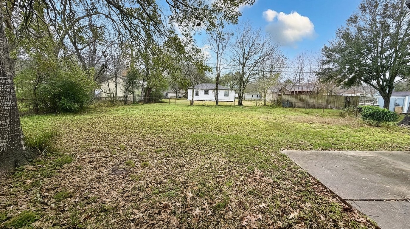 503 Honeysuckle Drive La Marque, TX 77568 - Photo 23 of 24 a view of a yard with a house