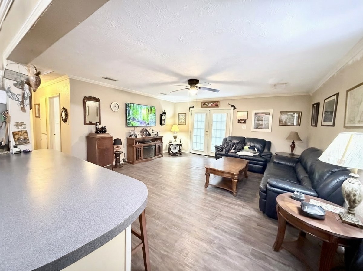 503 Honeysuckle Drive La Marque, TX 77568 - Photo 8 of 24 a living room with furniture and a wooden floor