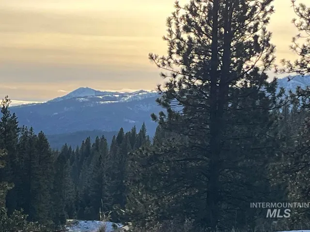 $319,000 | 11 Augustus Way, Cascade, ID 83611