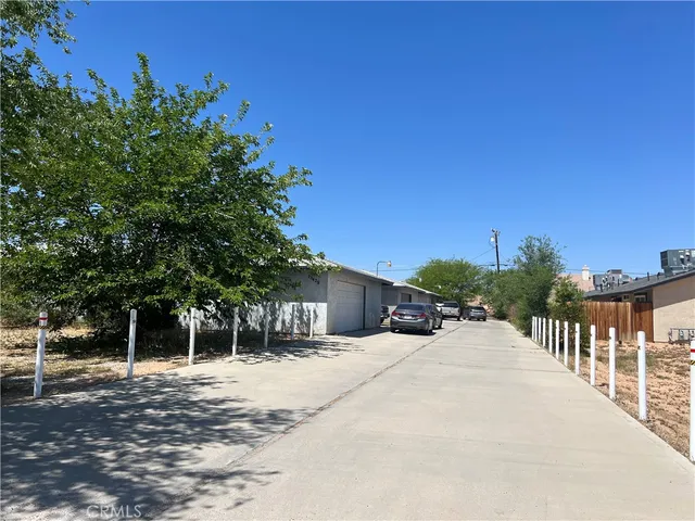 $829,999 | 13428 Mohawk Road, Apple Valley, CA 92308