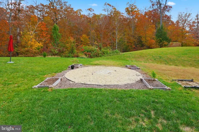 a view of a outdoor space