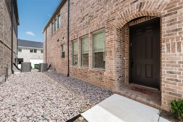 a view of a house with a outdoor space