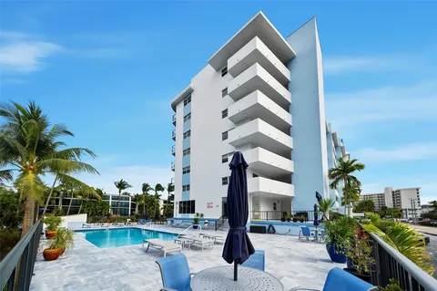 $479,000 | 3051 Northeast 48th Street, Unit 509, Fort Lauderdale, FL 33308