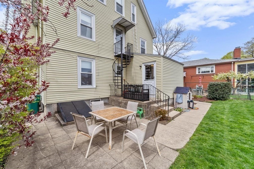 64 Brooks Avenue Newton, MA 02460 - Photo 4 of 31