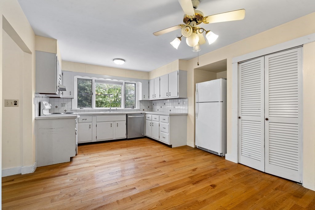 64 Brooks Avenue Newton, MA 02460 - Photo 9 of 31