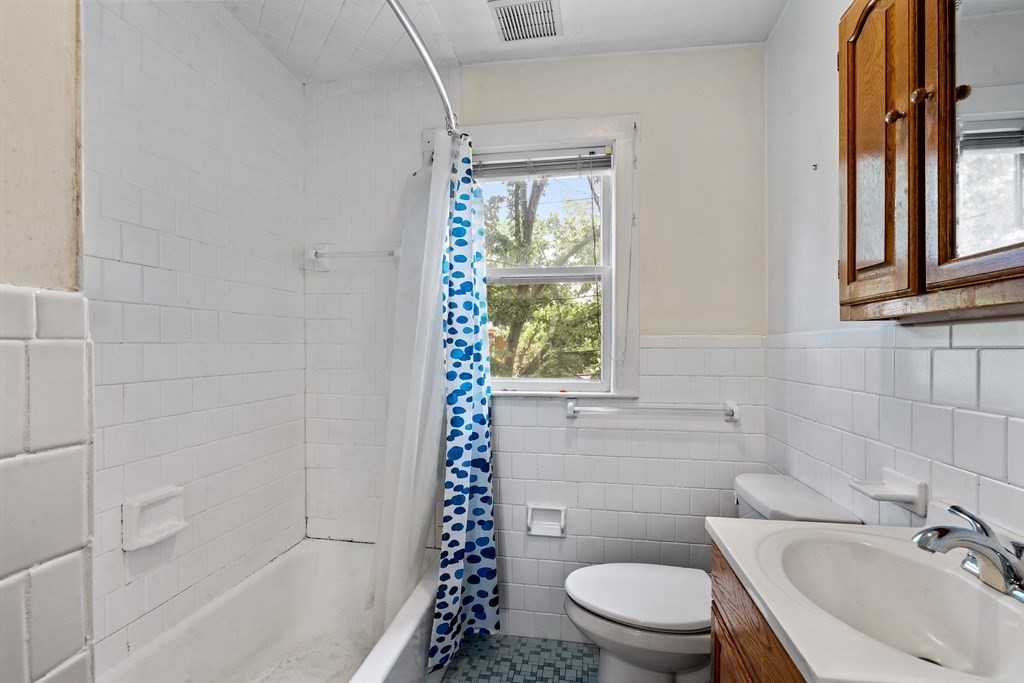 64 Brooks Avenue Newton, MA 02460 - Photo 10 of 31