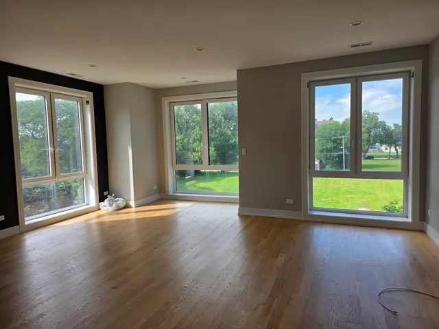 $4,800 | 3745 South Lake Park Avenue, Unit N, Chicago, IL 60653