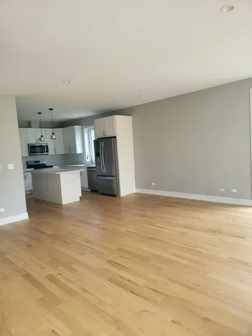 $4,800 | 3745 South Lake Park Avenue, Unit N, Chicago, IL 60653