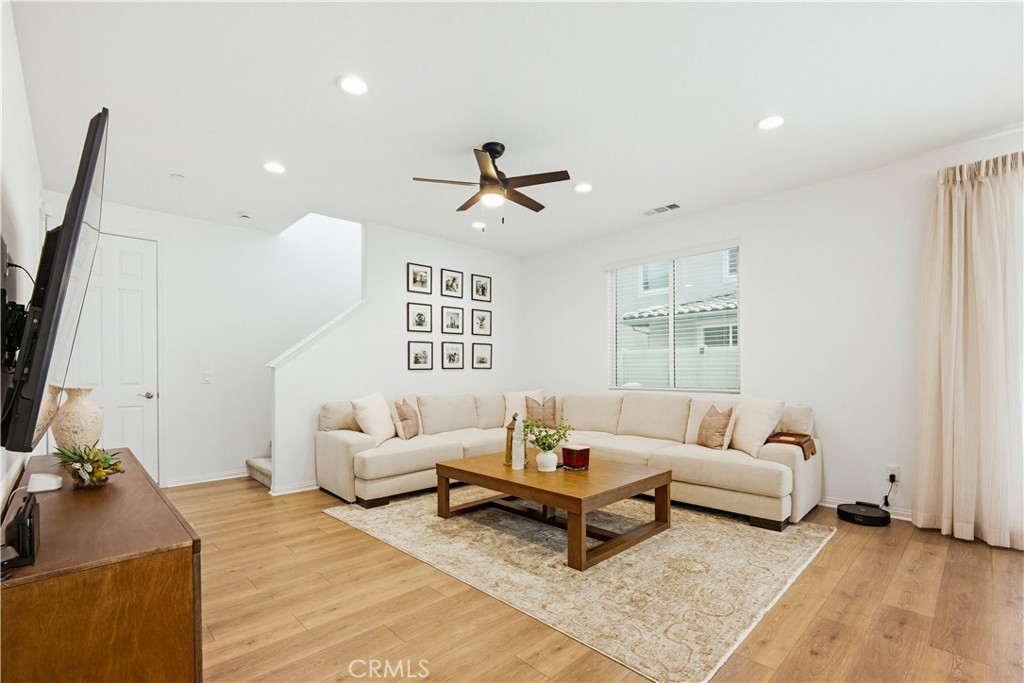 24135 Vantage Road Corona, CA 92883 - Photo 5 of 57