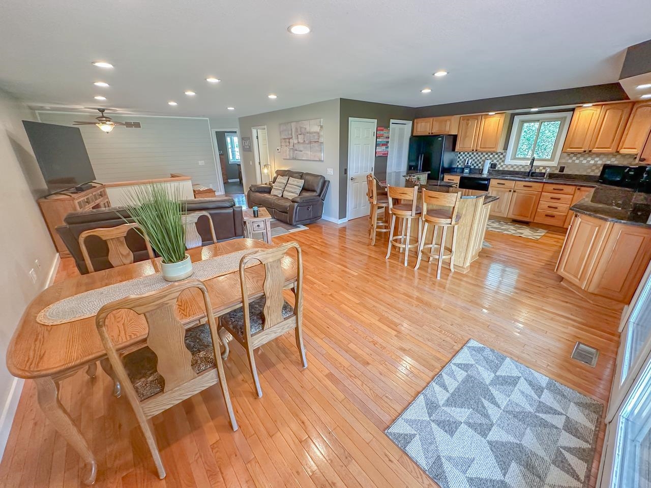 5105 West Shaffer Road Coleman, MI 48618 - Photo 12 of 73 1924541-1a1d7721-391a-46cc-a59f-60ef869e71fe.JPG