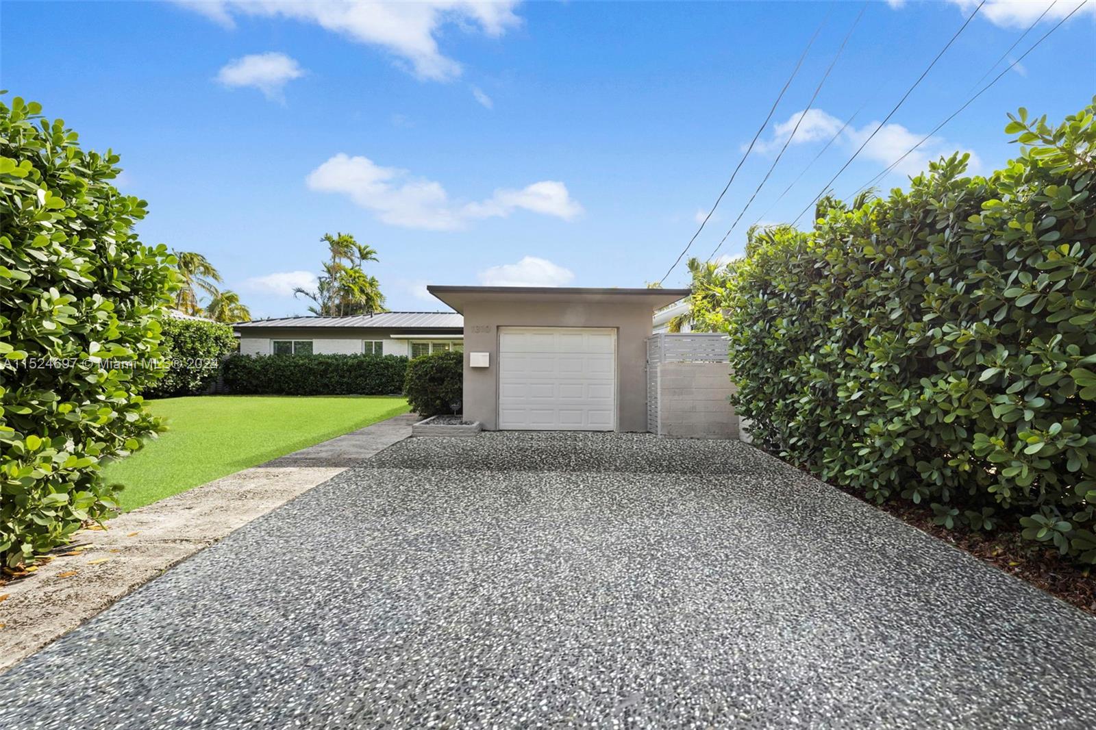 1310 Cleveland Road Miami Beach, FL 33141 - Photo 33 of 33 a view of outdoor space and yard