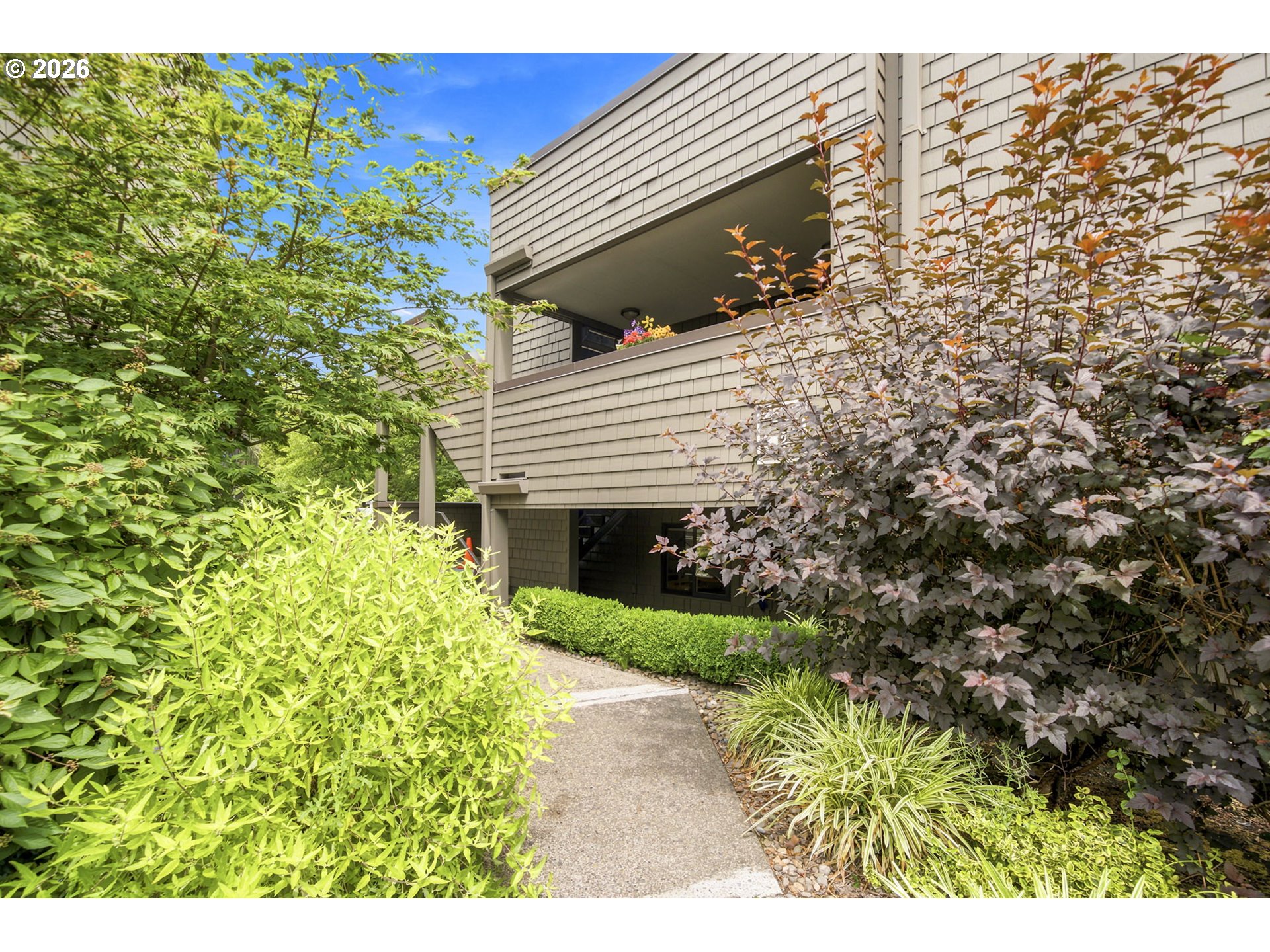 5620 South Riverside Lane, Unit 1 Portland, OR 97239 - Photo 7 of 45