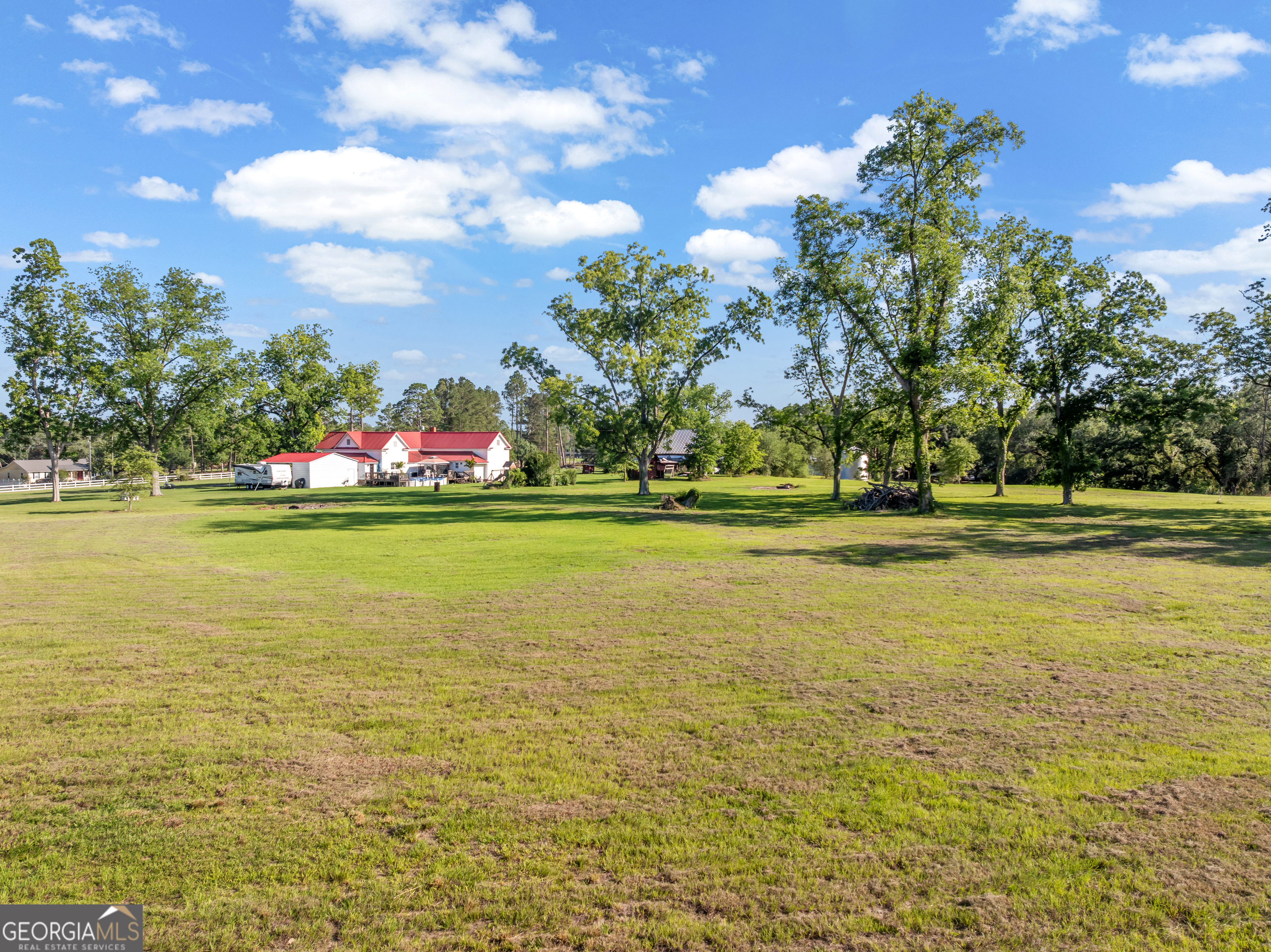 5065 10 Mile Road Baxley, GA 31513 - Photo 63 of 70 a view of an ocean and beach