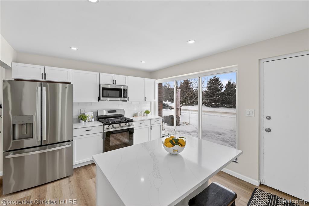 32651 Five Mile Road, Unit 15 Livonia, MI 48154 - Photo 14 of 44