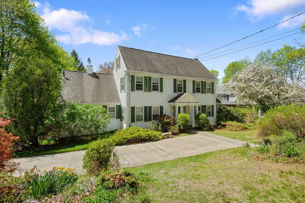 31 Bancroft Road Wellesley, MA 02481 - Photo 4 of 23