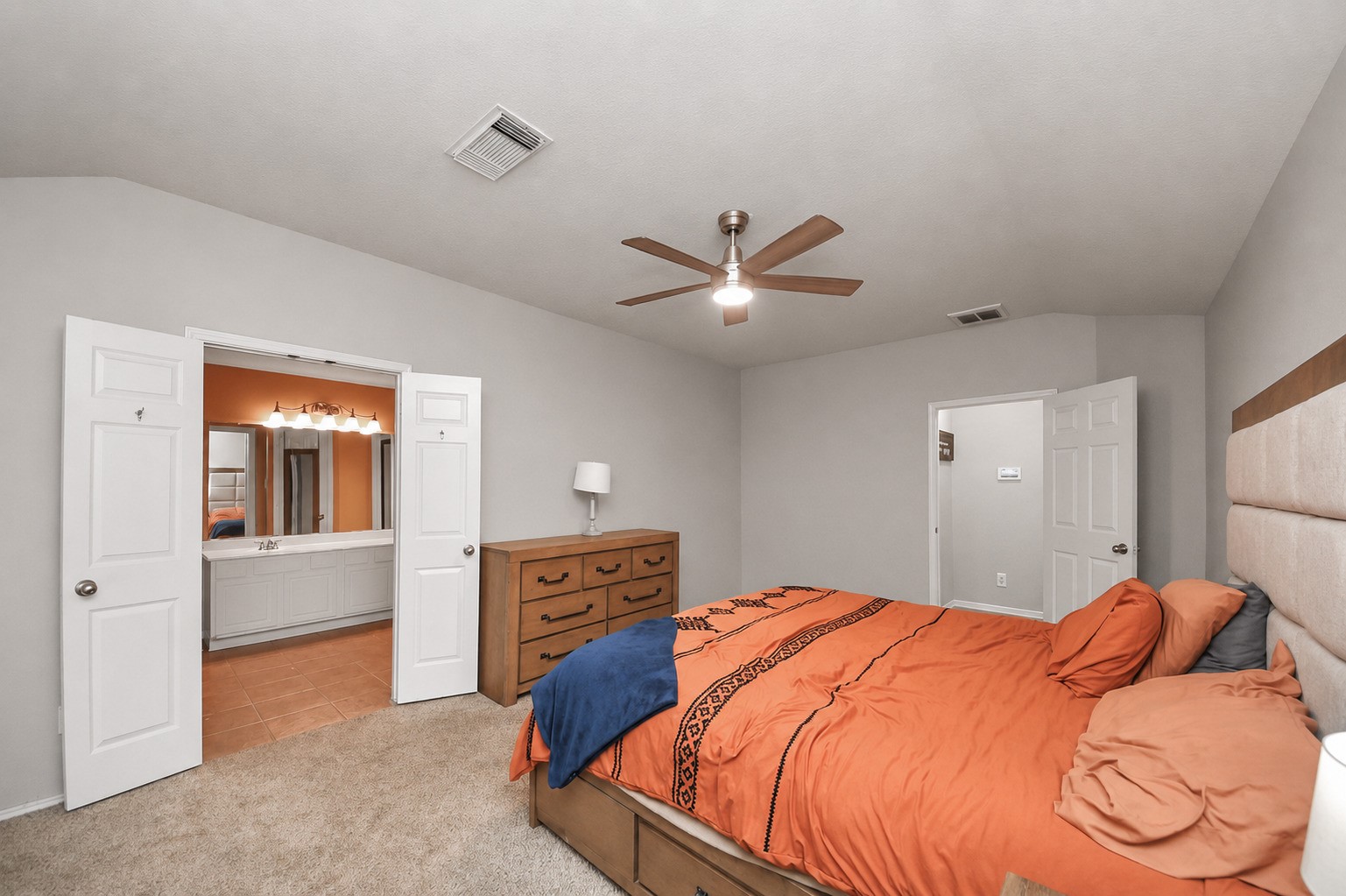 137 Rustic Colony Lane Dickinson, TX 77539 - Photo 5 of 13 Primary bed