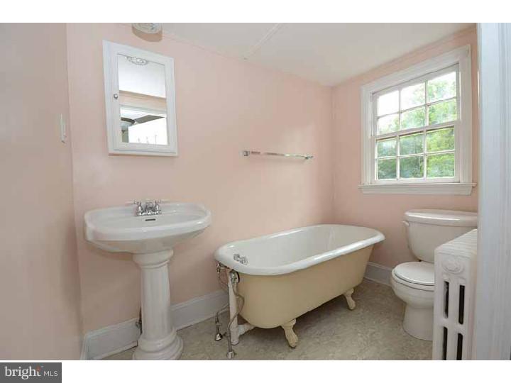607 Middletown Road Media, PA 19063 - Photo 19 of 23