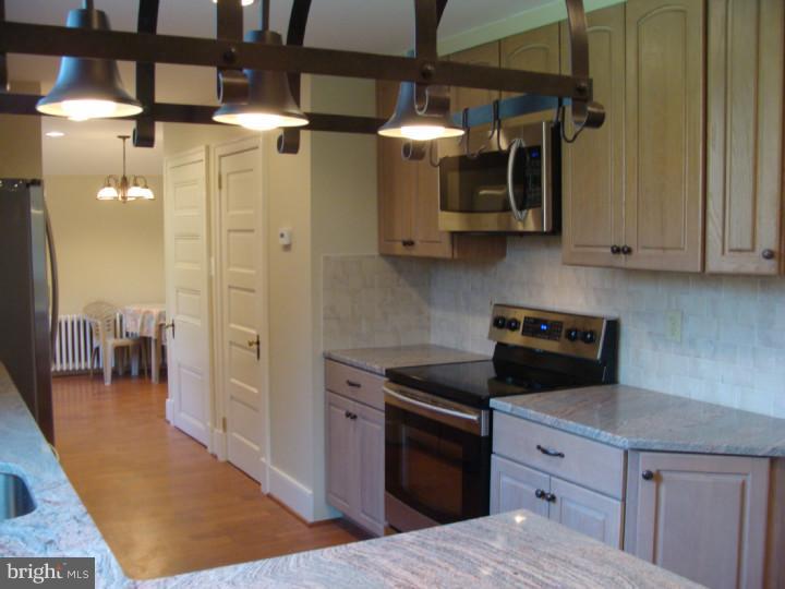 607 Middletown Road Media, PA 19063 - Photo 5 of 23 Kitchen