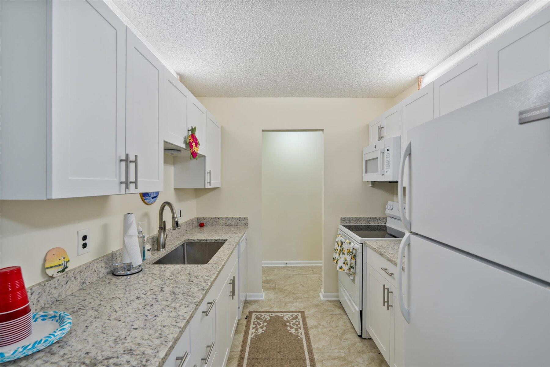 150 Pineview Road, Unit K3 Jupiter, FL 33469 - Photo 7 of 16 07-DSC03657
