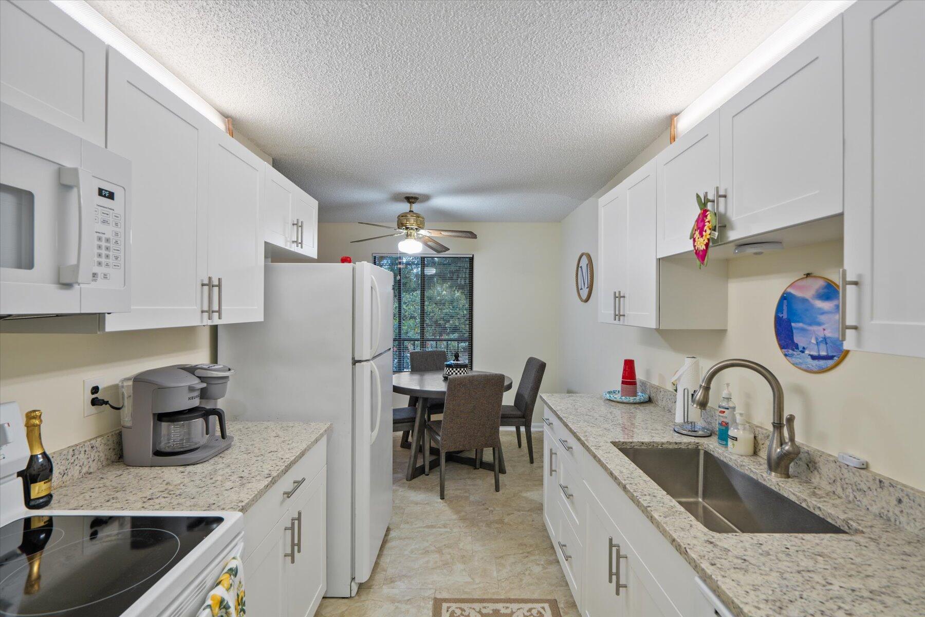150 Pineview Road, Unit K3 Jupiter, FL 33469 - Photo 8 of 16 08-DSC03666