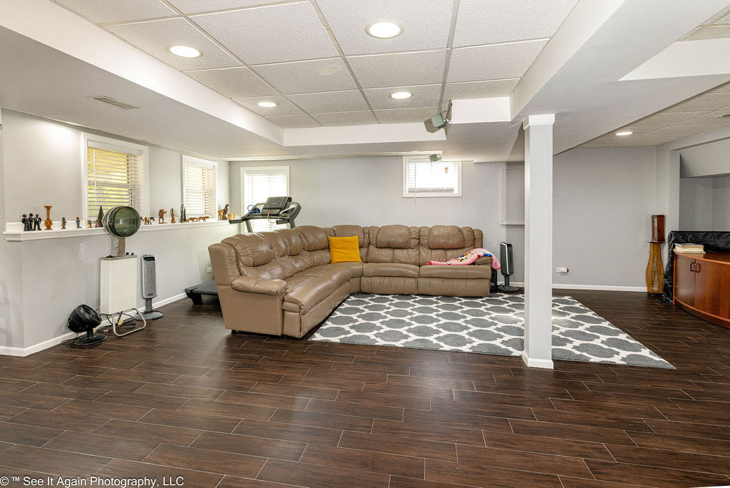 1705 Seward Street Roselle, IL 60172 - Photo 20 of 25