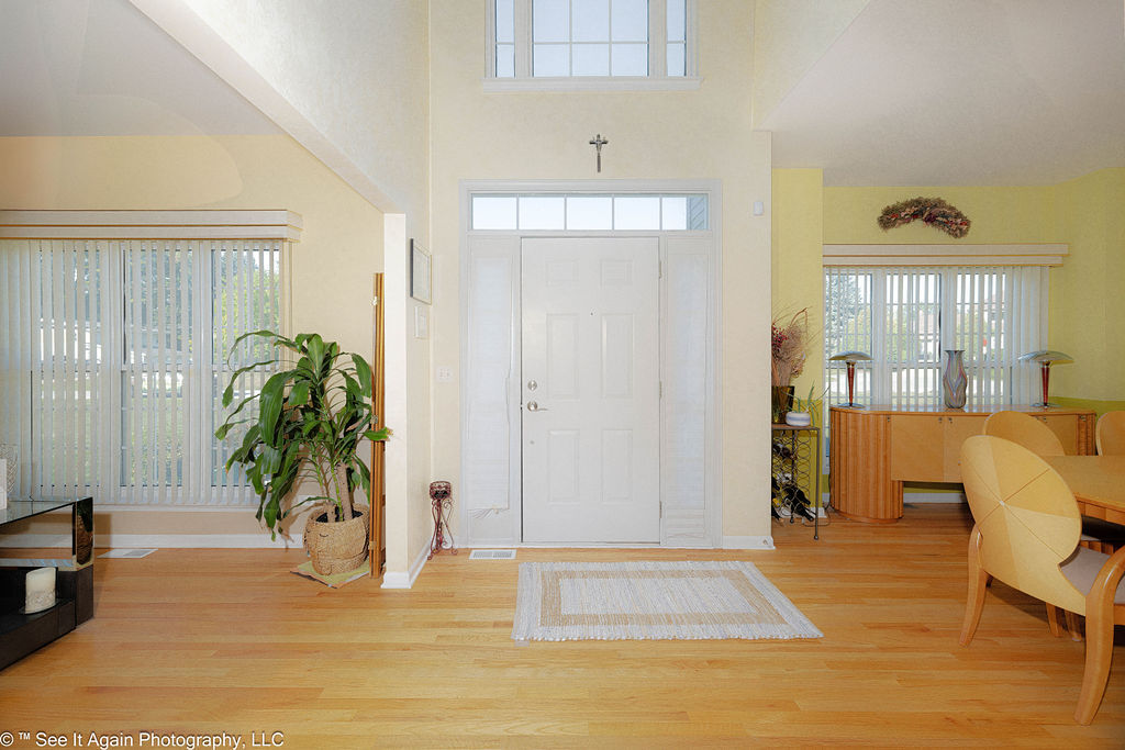 1705 Seward Street Roselle, IL 60172 - Photo 2 of 25