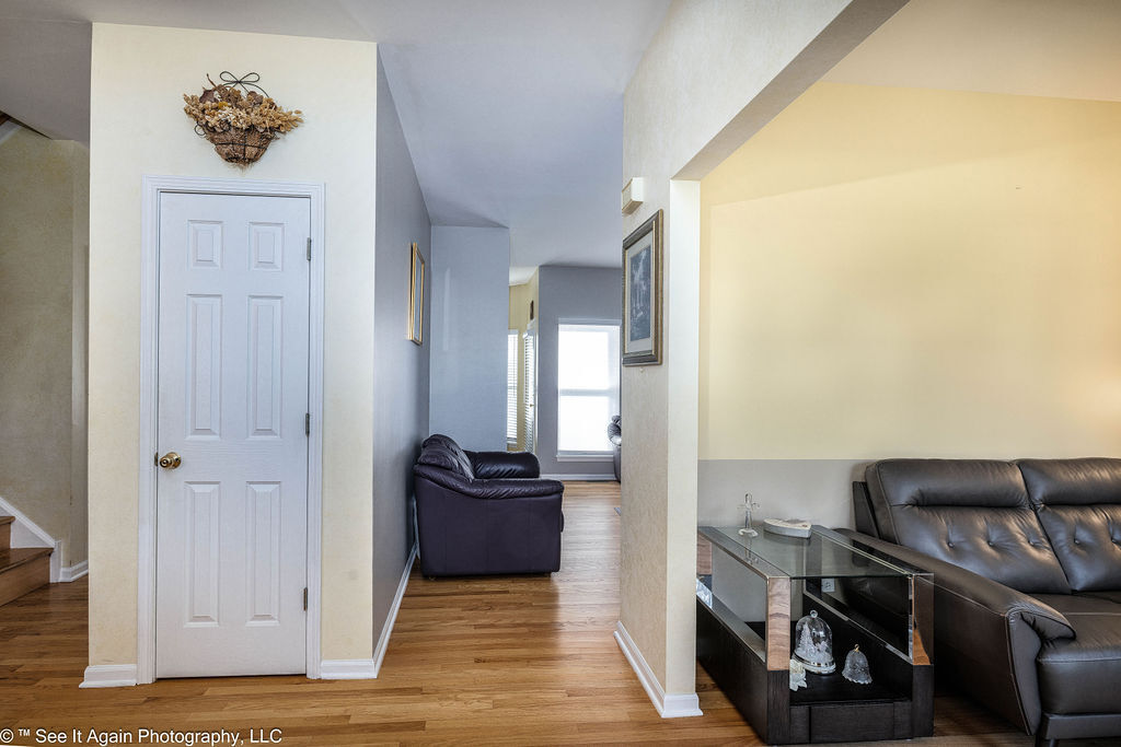 1705 Seward Street Roselle, IL 60172 - Photo 5 of 25