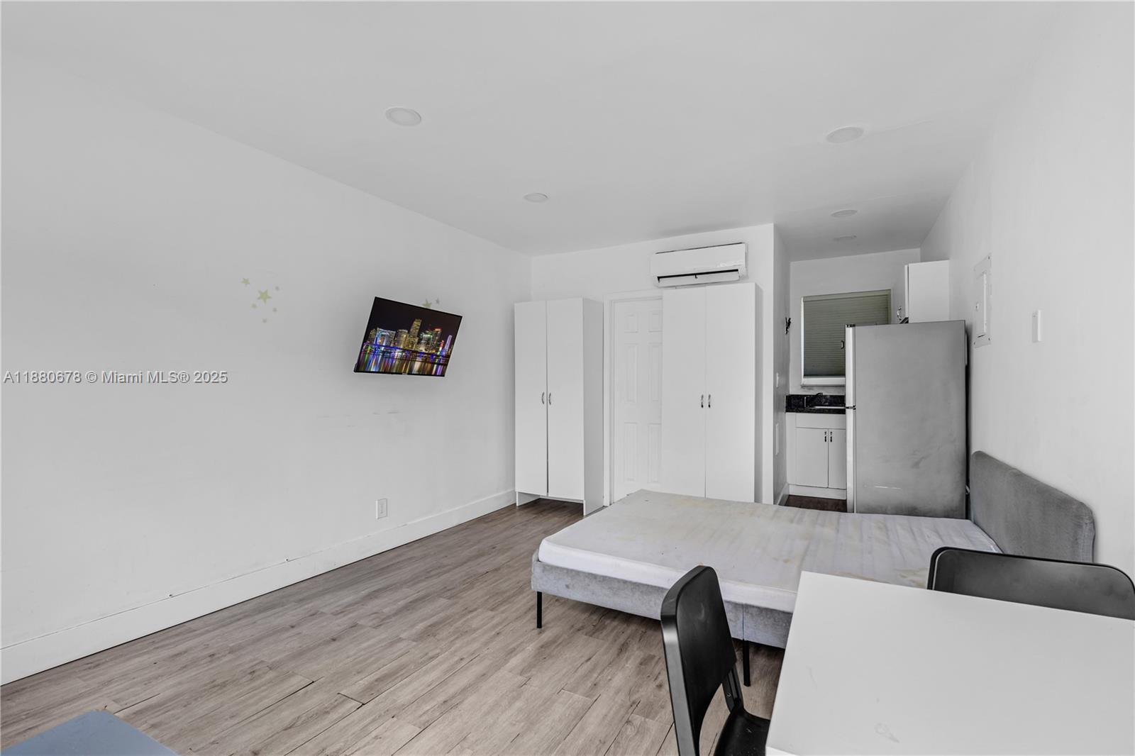 Furnished and Unfurnished options avaialble!