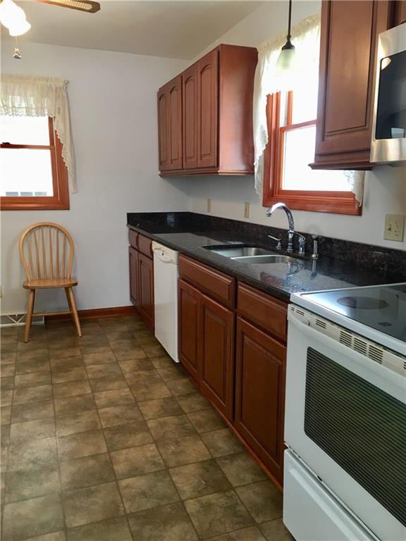 2417 Moores Corner Road Volant, PA 16156 - Photo 9 of 24