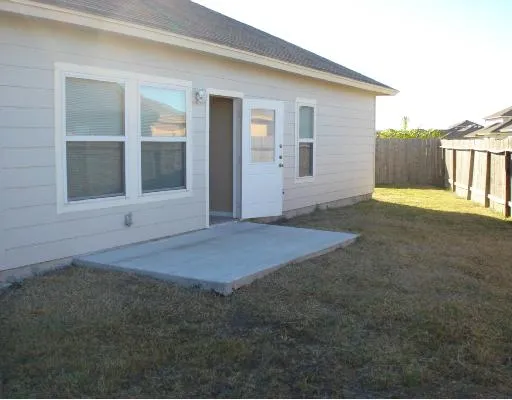 $1,300 | 2041 Beckworth Trail, Corpus Christi, TX 78410