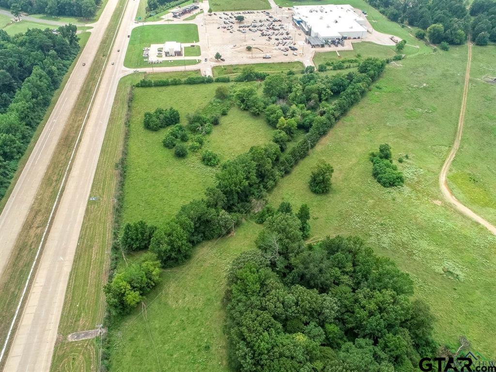 149 Northwest Carthage Tx 75633 Carthage, TX 75633 - Photo 6 of 8 a view of a garden