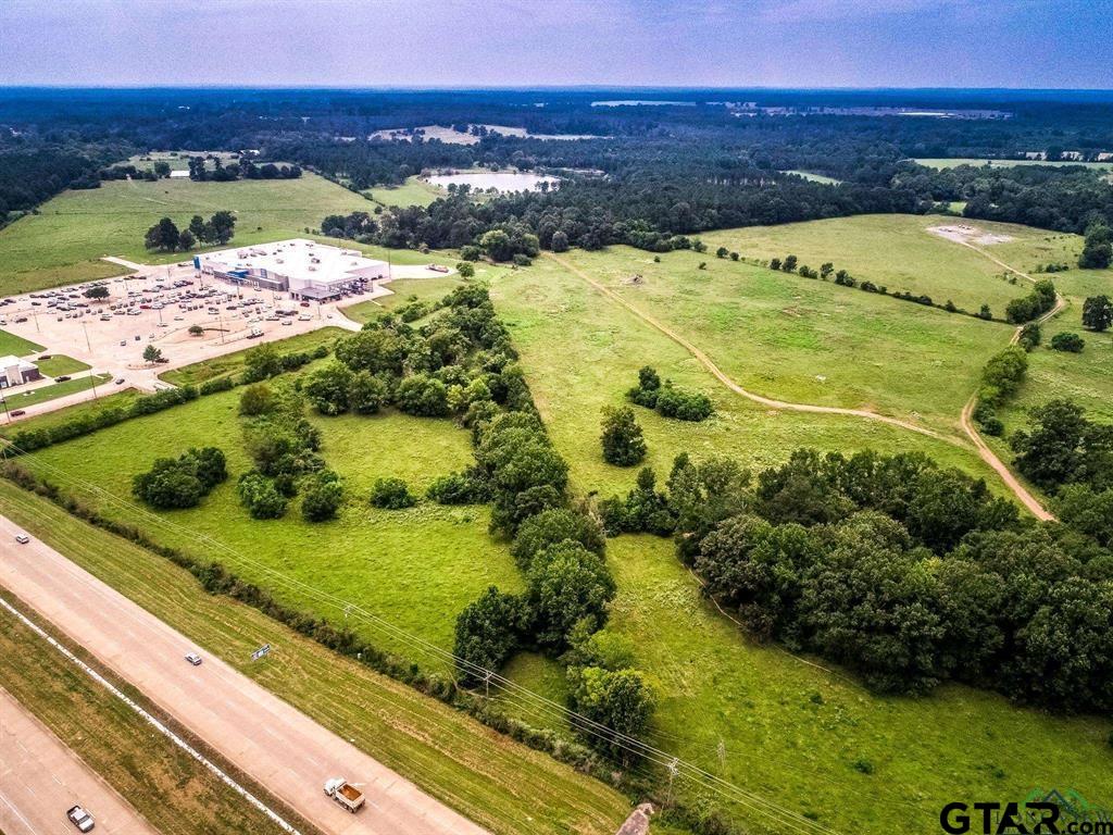 149 Northwest Carthage Tx 75633 Carthage, TX 75633 - Photo 8 of 8 a view of a yard with an outdoor space