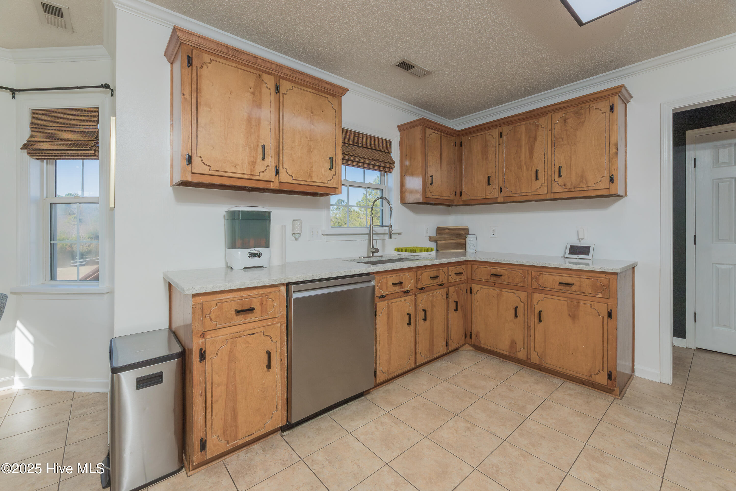 215 East Ridge Court Jacksonville, NC 28540 - Photo 20 of 55 Kitchen