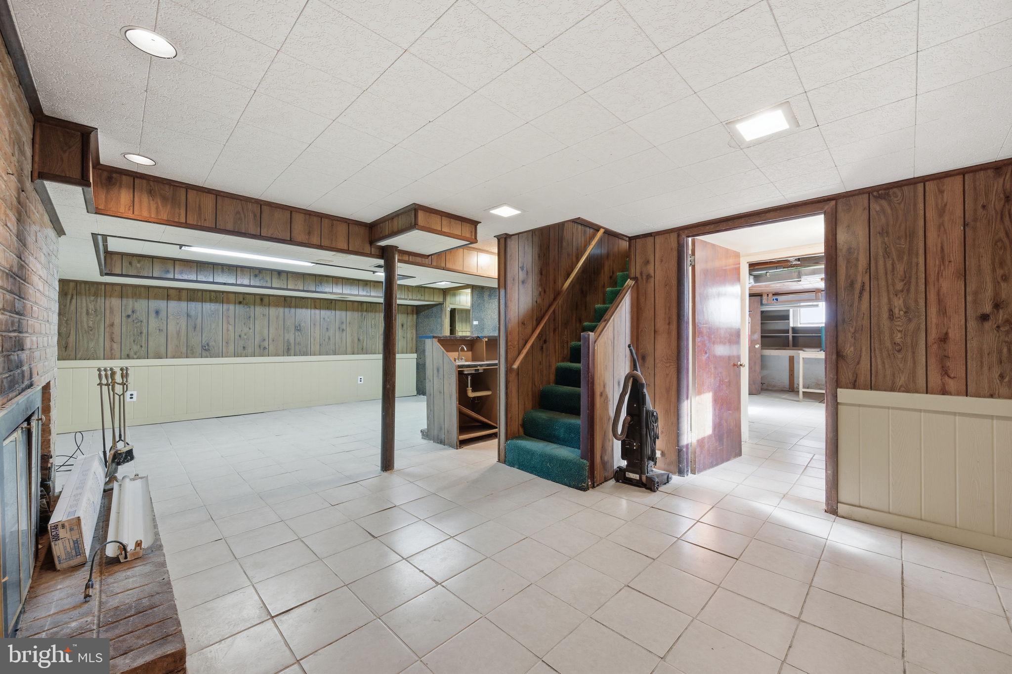 703 Northwest Drive Silver Spring, MD 20901 - Photo 15 of 25 a view of a livingroom with furniture