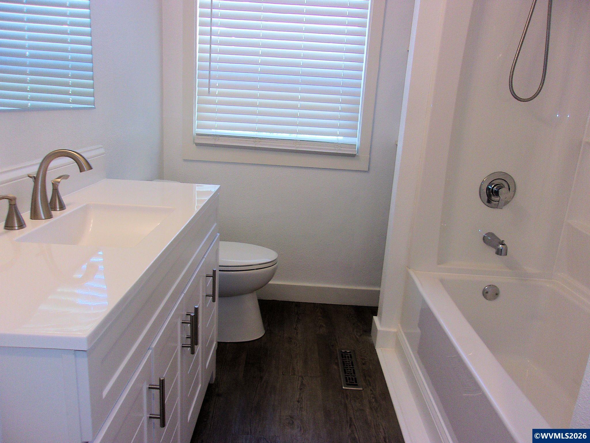 412 Southwest Fir Street Willamina, OR 97396 - Photo 4 of 11
