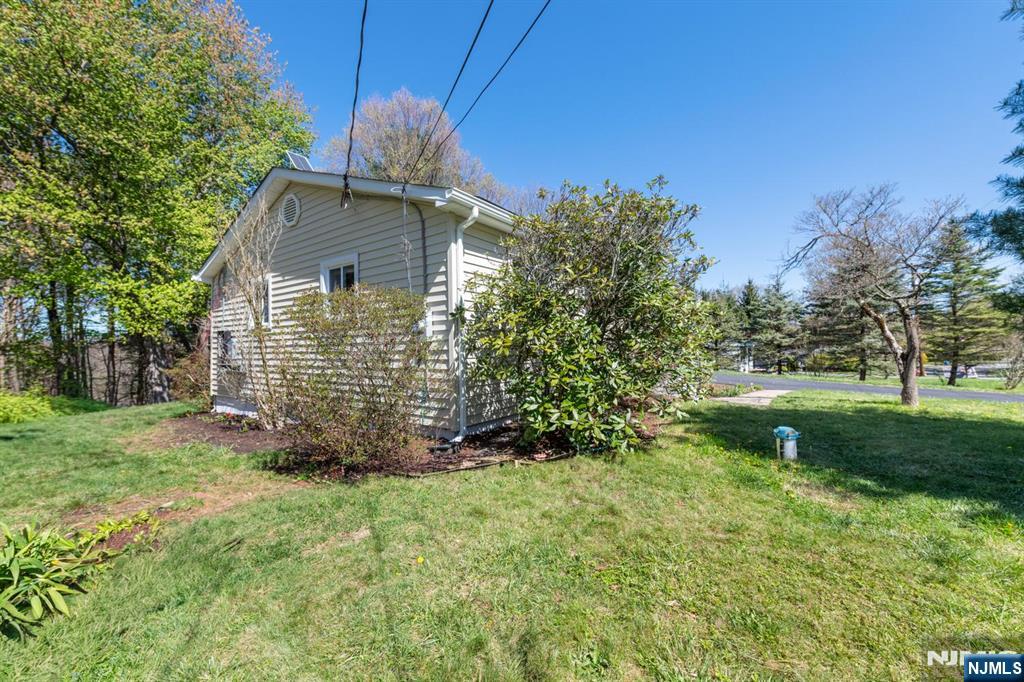 12 Maryann Road Oak Ridge, NJ 07438 - Photo 25 of 29